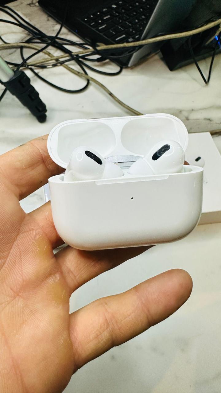 Wireless White Airpods Pro 2
