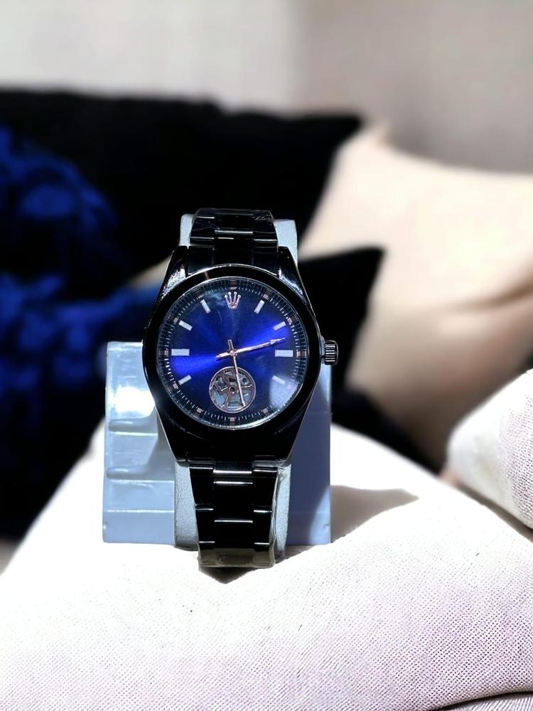 Men's Classic Analogue Watch-in classic look