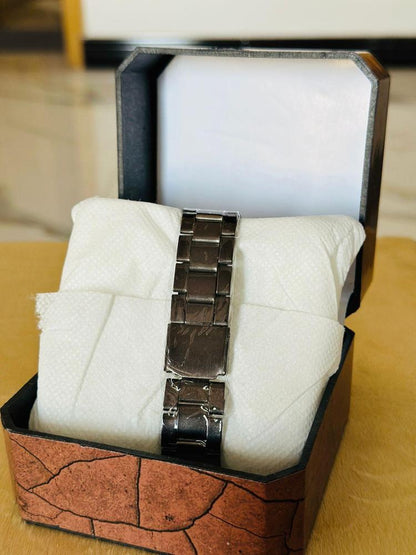 Analogue Watch For Unisex-Stylish Black Colour Watch – Affordable Price